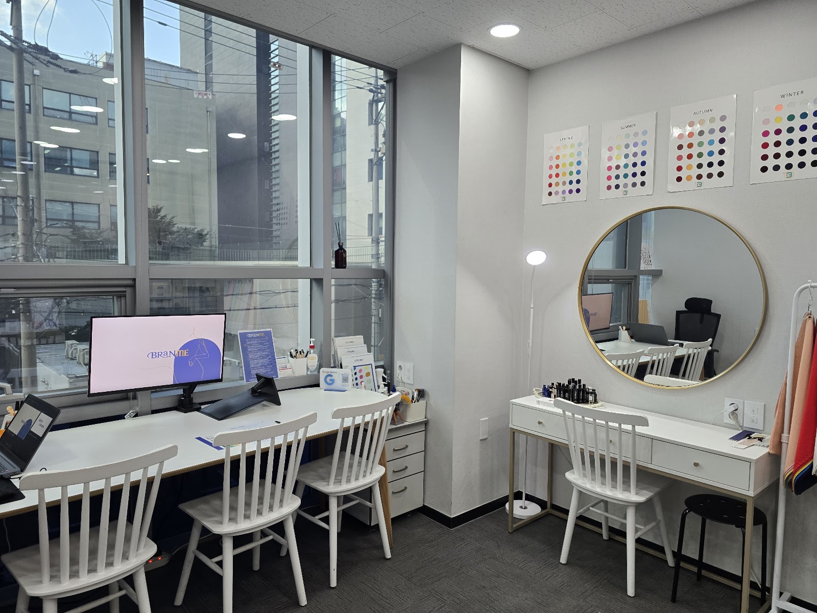 Consultation space at BRANME Seongsu